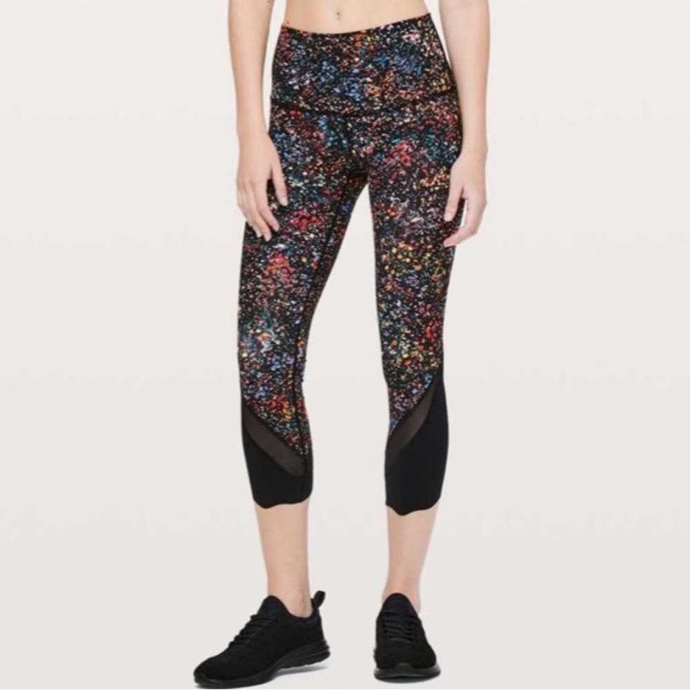4 Lululemon Wunder Under Crop II Scallop Flowerescent Black special edition